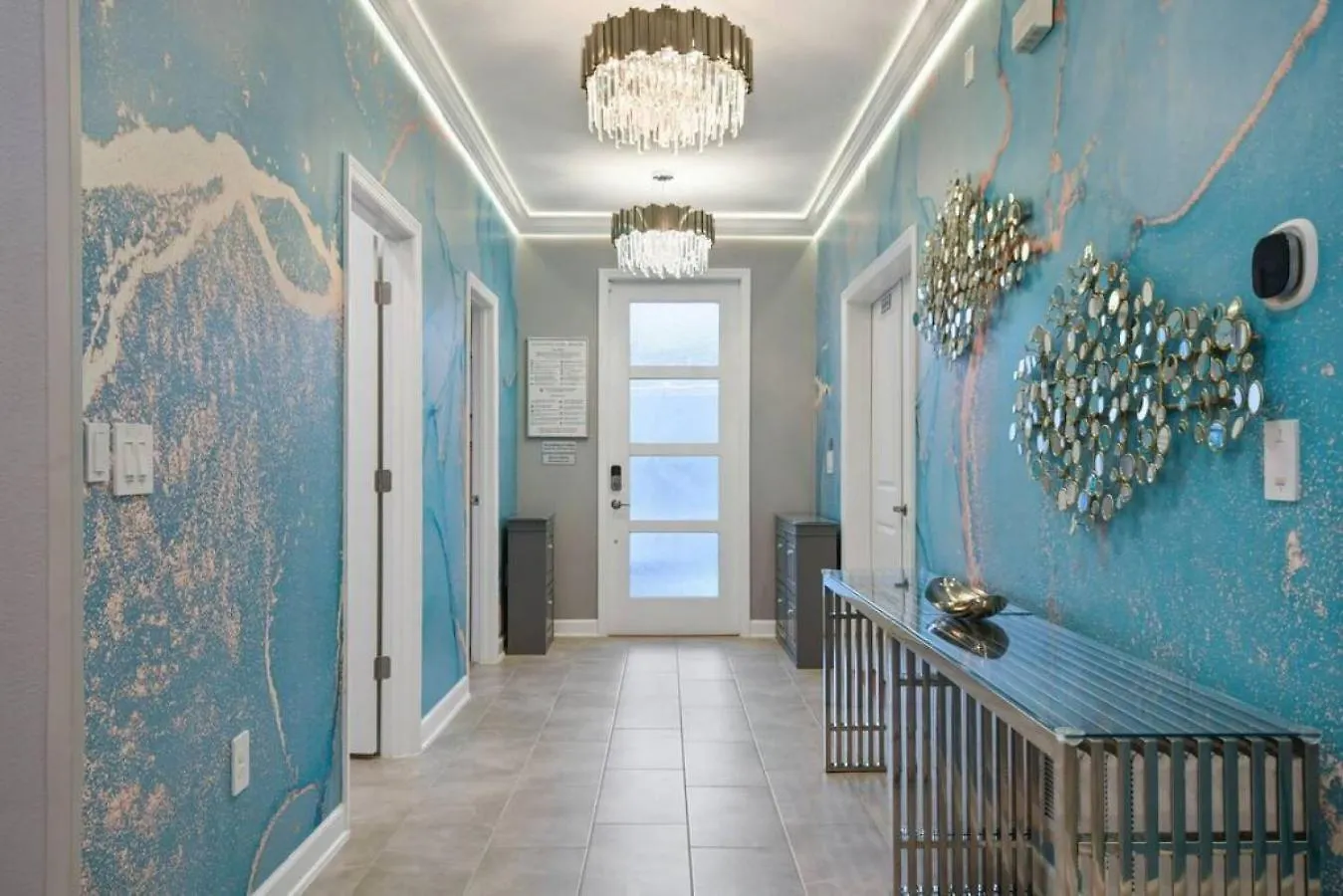 Luxury Storey Mins To Villa *