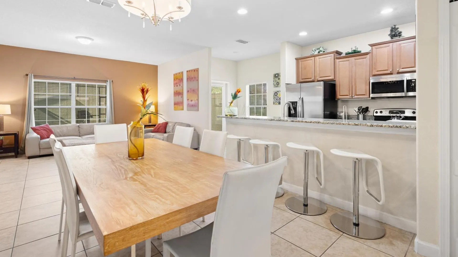 Holiday home 5 Bd 4 Ba Private Pool Paradise Palms