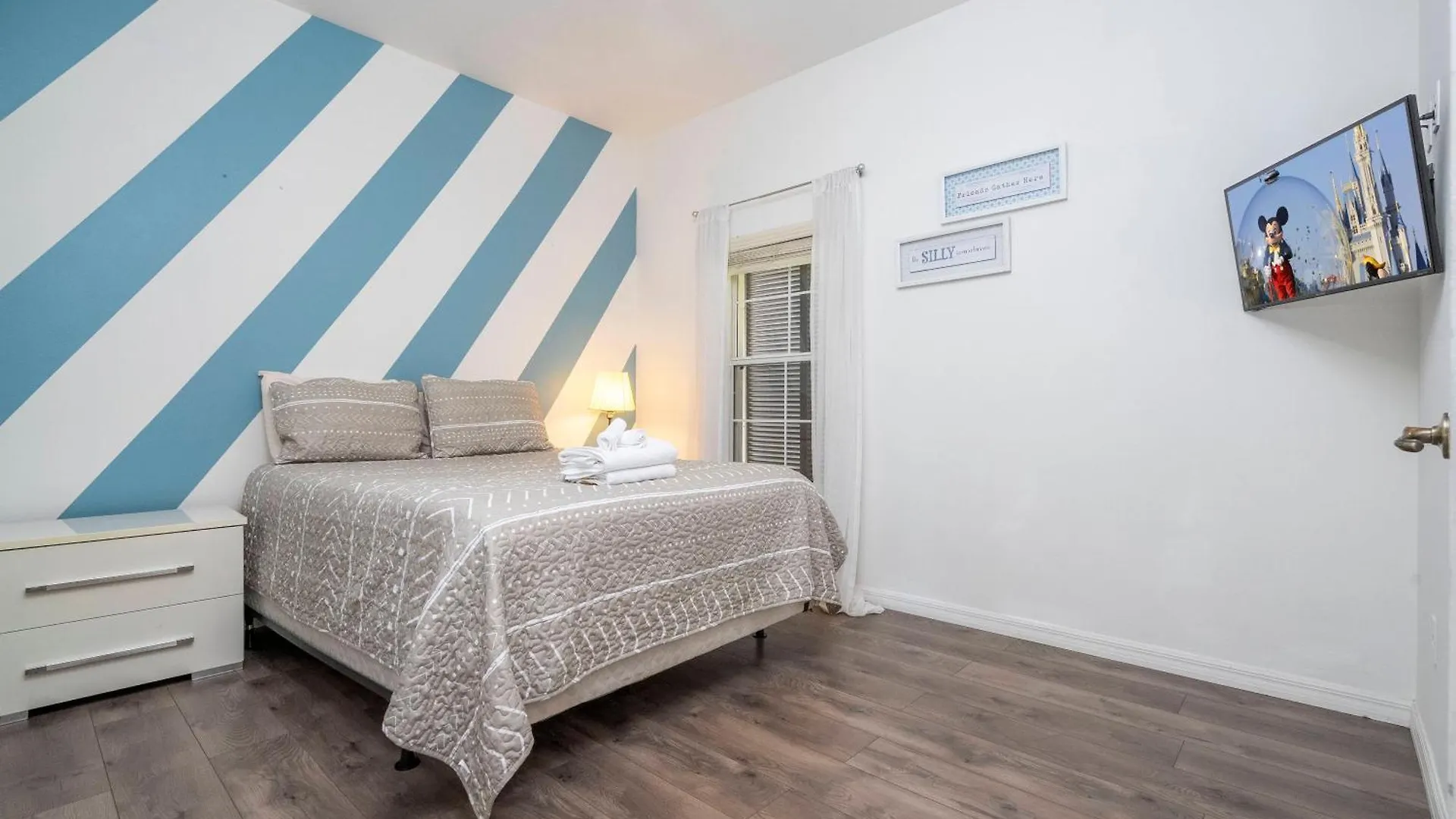 4 Bedrooms Close To Holiday home Kissimmee