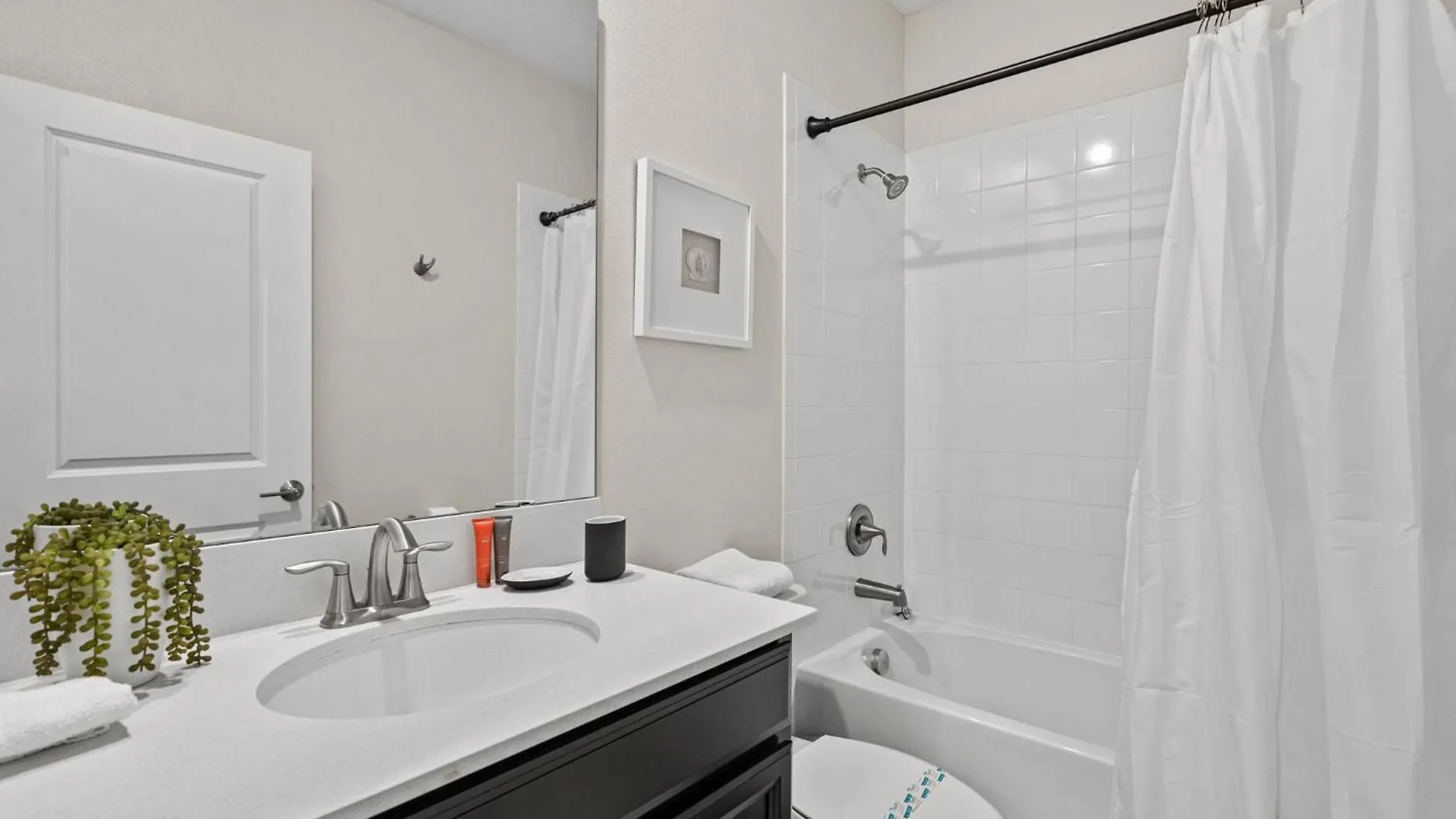 Spacious 6 Bedroom Close To * Kissimmee