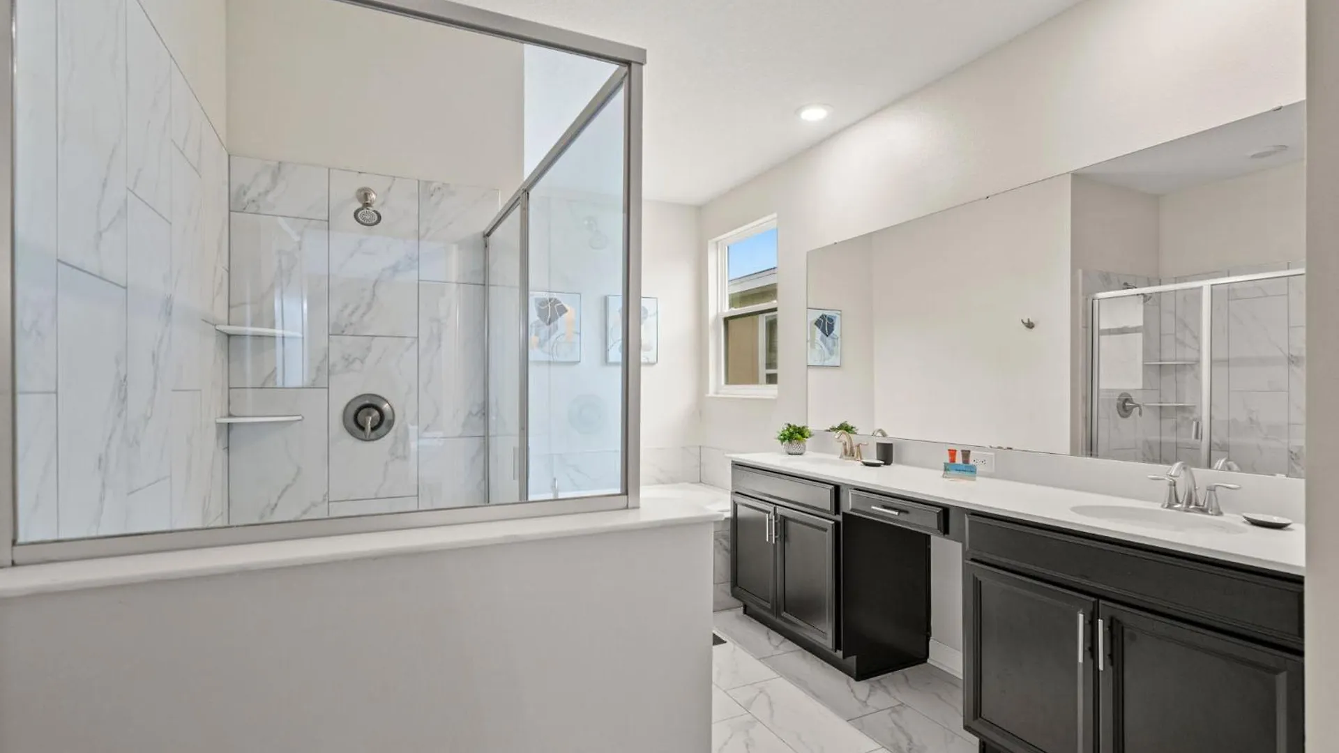 Spacious 6 Bedroom Close To Kissimmee
