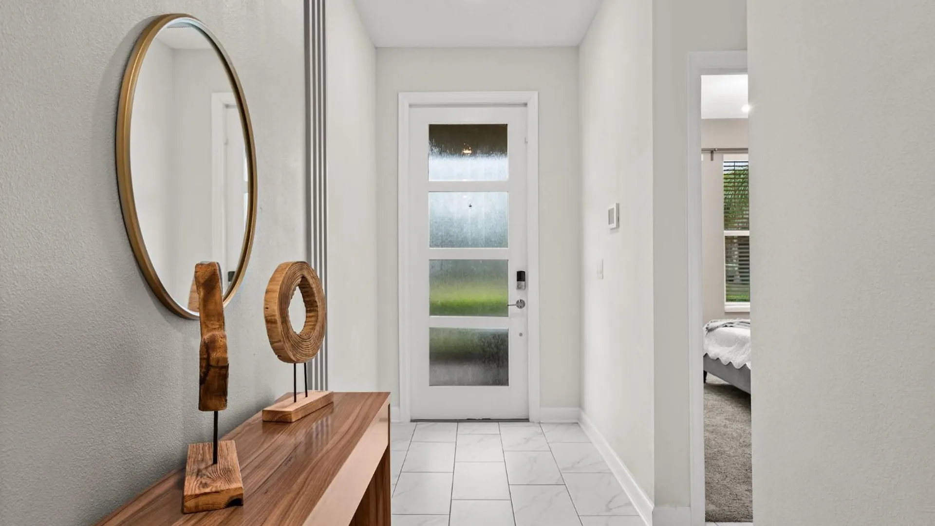 Spacious 6 Bedroom Close To