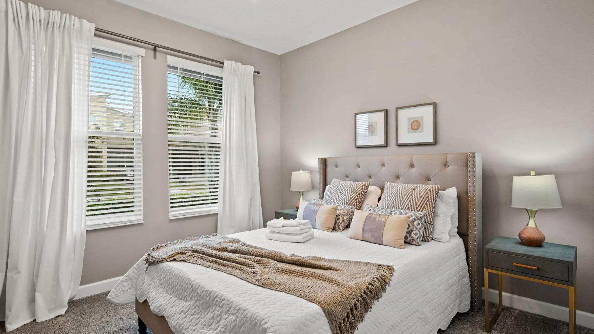 Spacious 6 Bedroom Close To * Kissimmee