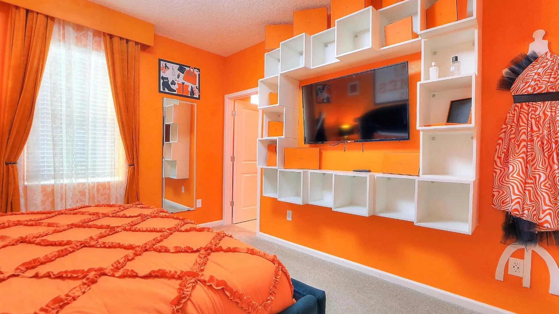 Showstopper 15br Lakeside Villatheater Holiday home Kissimmee