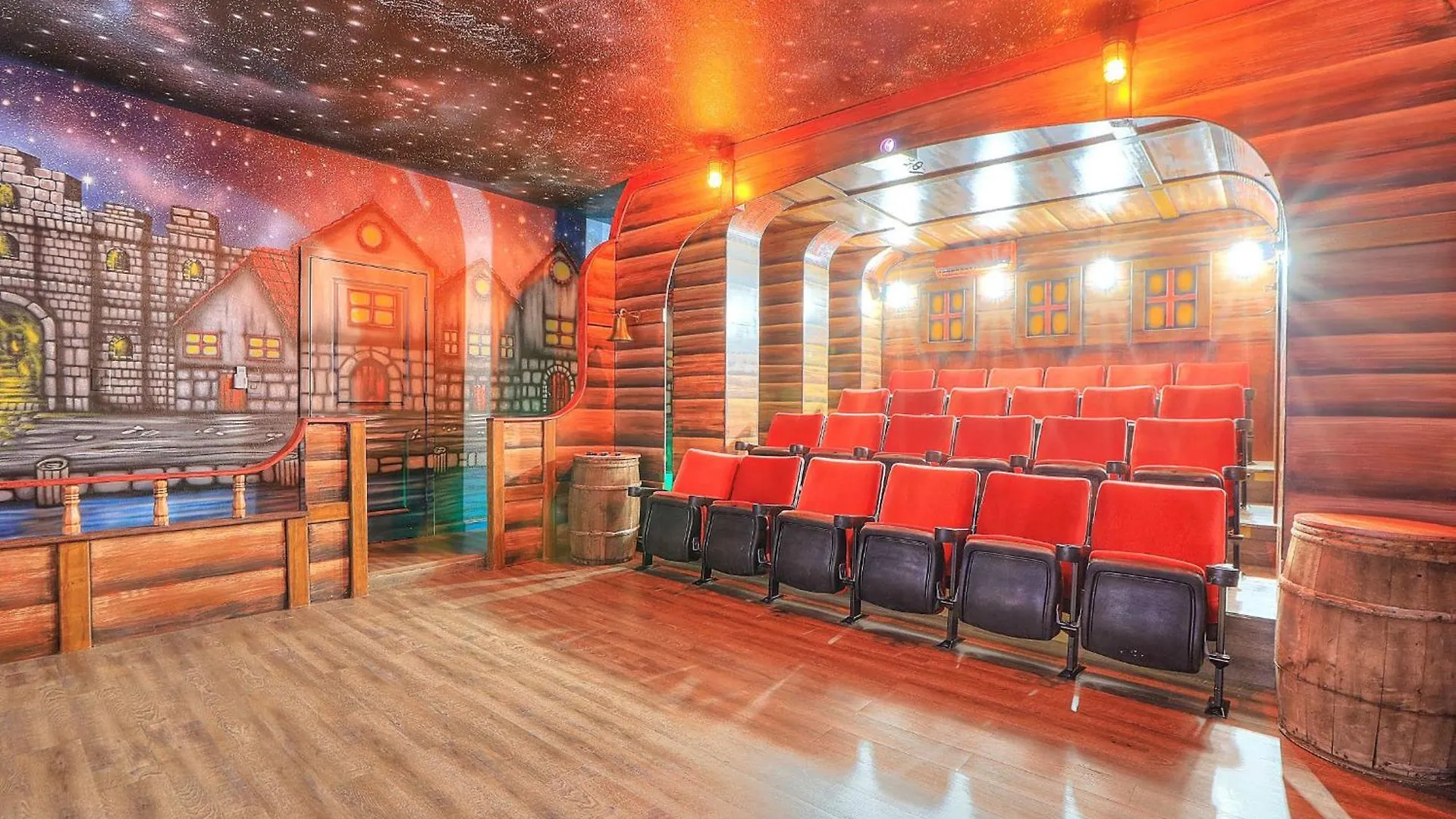 Showstopper 15br Lakeside Villatheater Holiday home