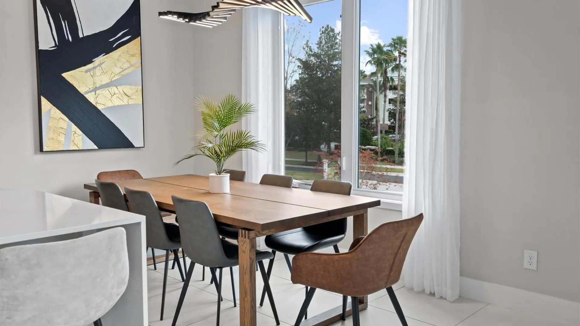 5 Bd 4.5 B Luxury 36-206 Apartment *
