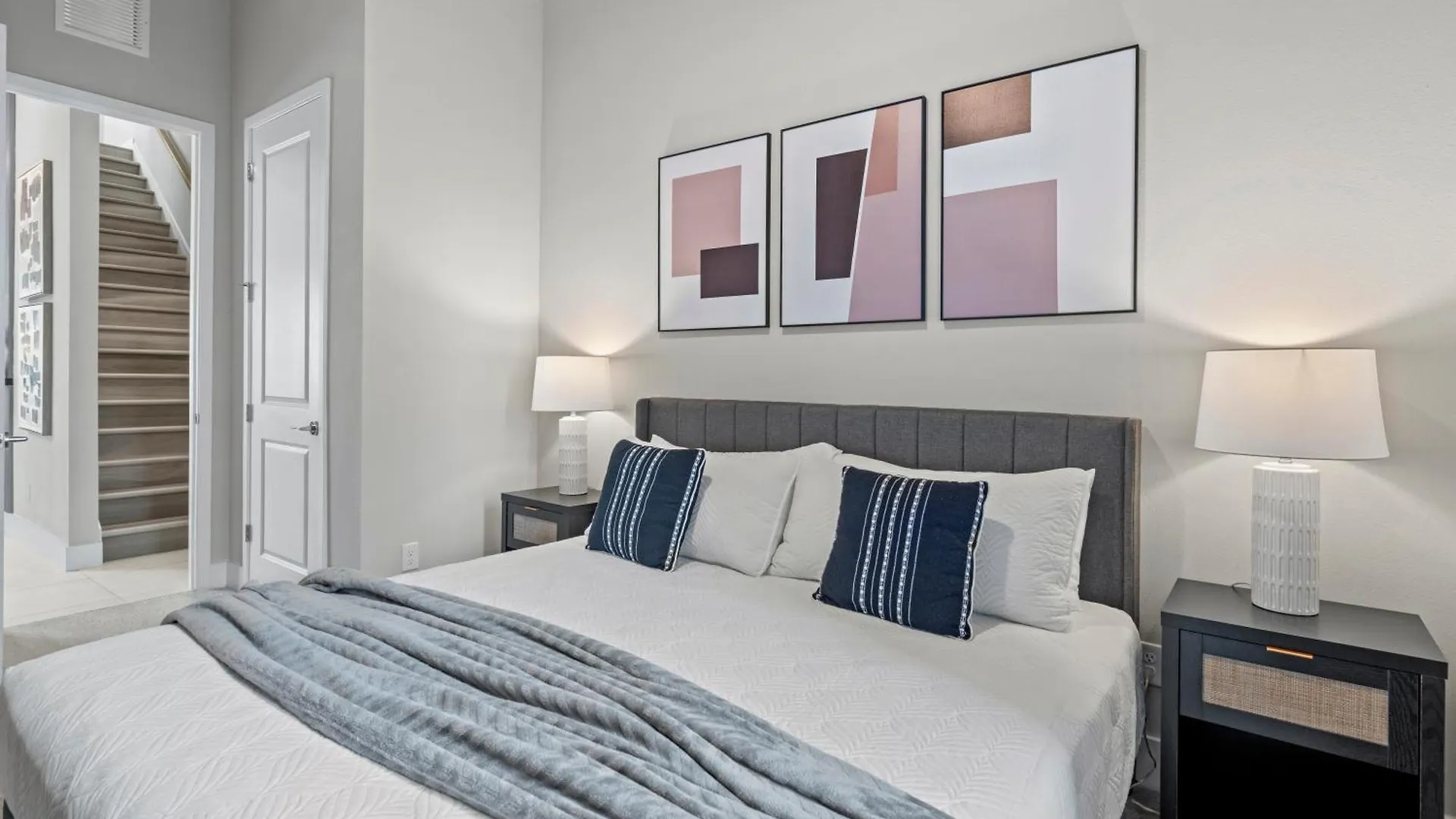 5 Bd 4.5 B Luxury 36-206 Apartment Kissimmee