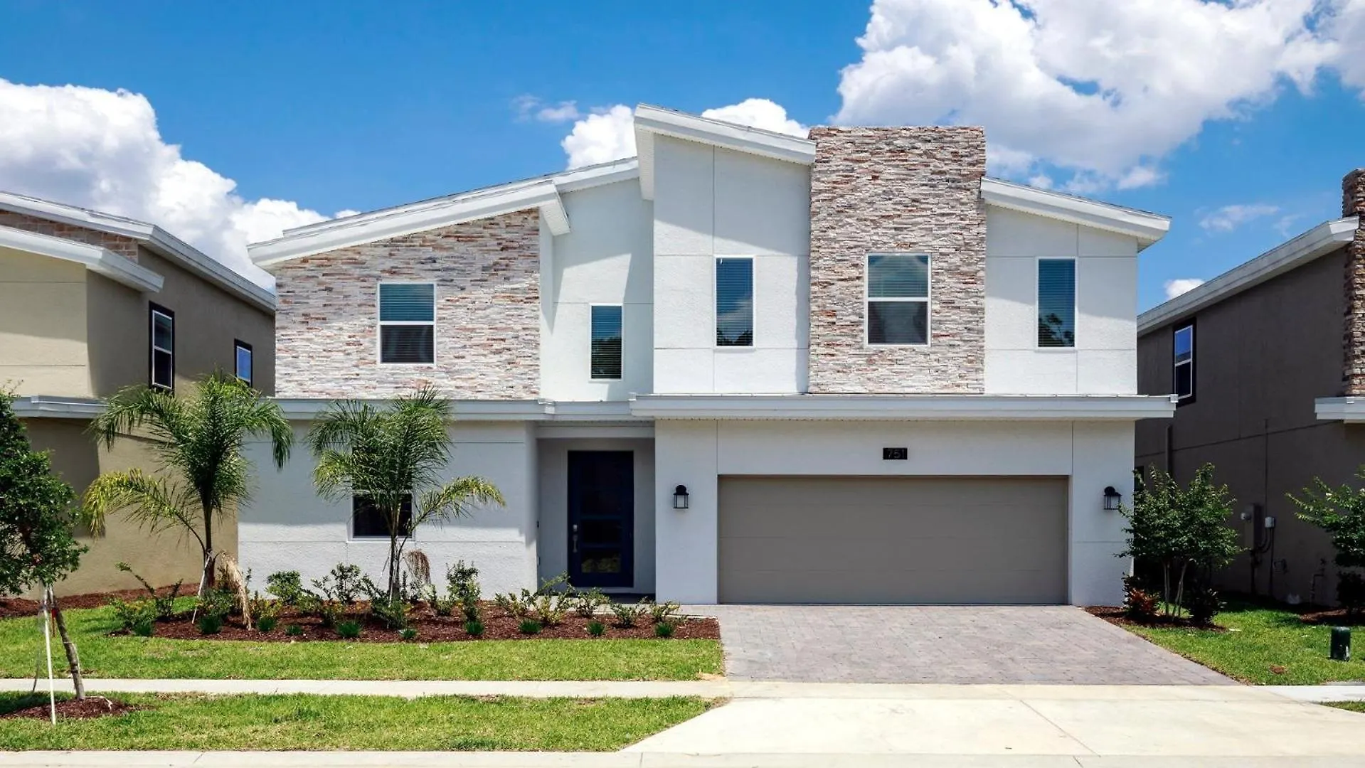 Family Oasis With Pool, Near *
