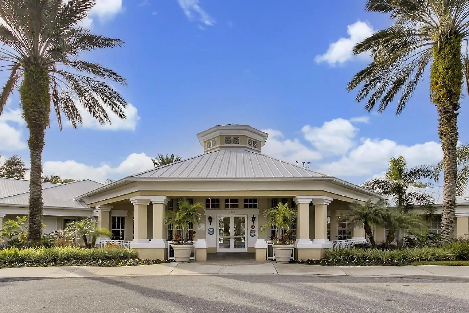 Windsor Palms - Pool, Theatre &near
