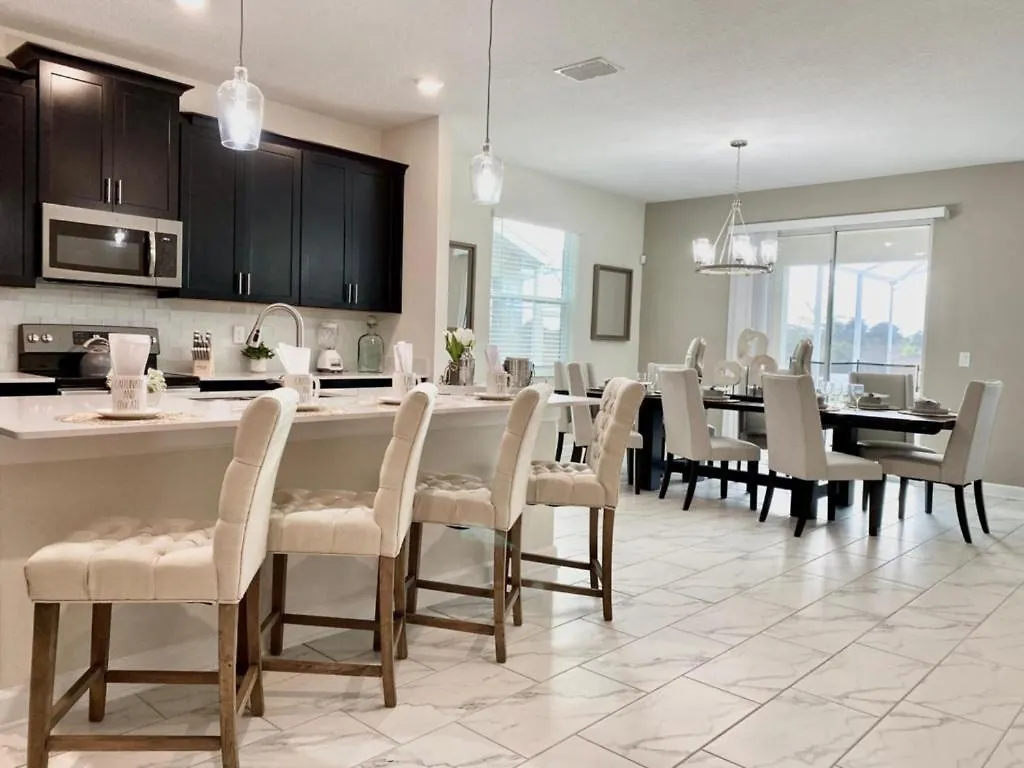 Luxury 6 Bedroom 5 Bath Pool 202 *