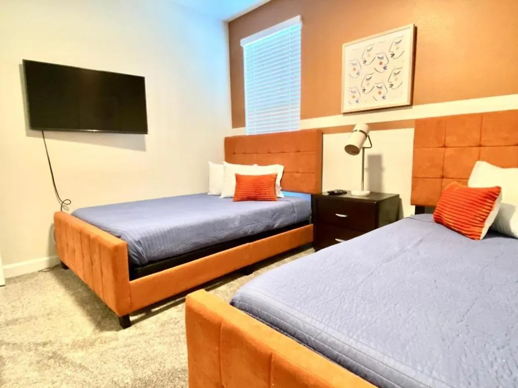 Luxury 6 Bedroom 5 Bath Pool 200 Holiday home
