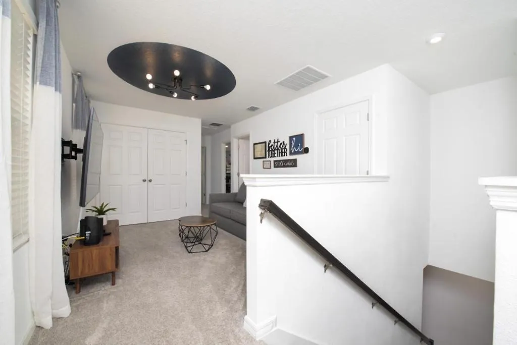 Luxury 5 Bedroom 4 Bath Private Pool 228