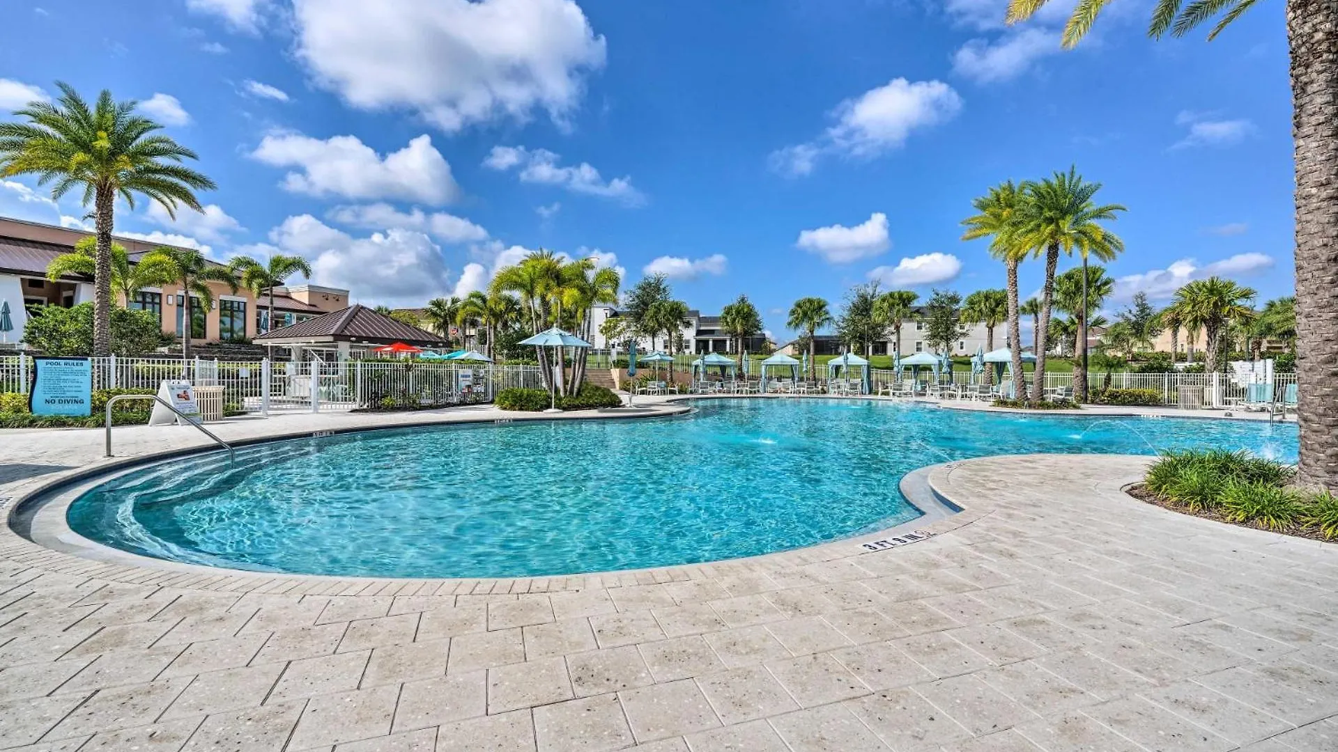 Luxury 5 Bedroom 4 Bath Private Pool 228 *