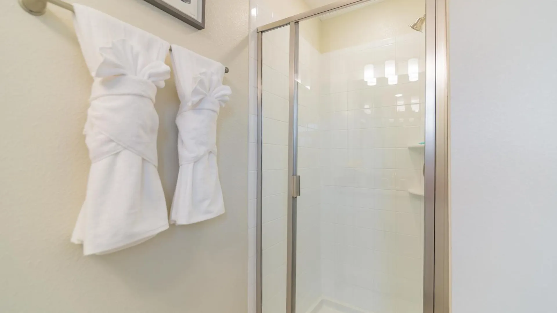 Luxury 5 Bedroom 4 Bath Private Pool 117 *