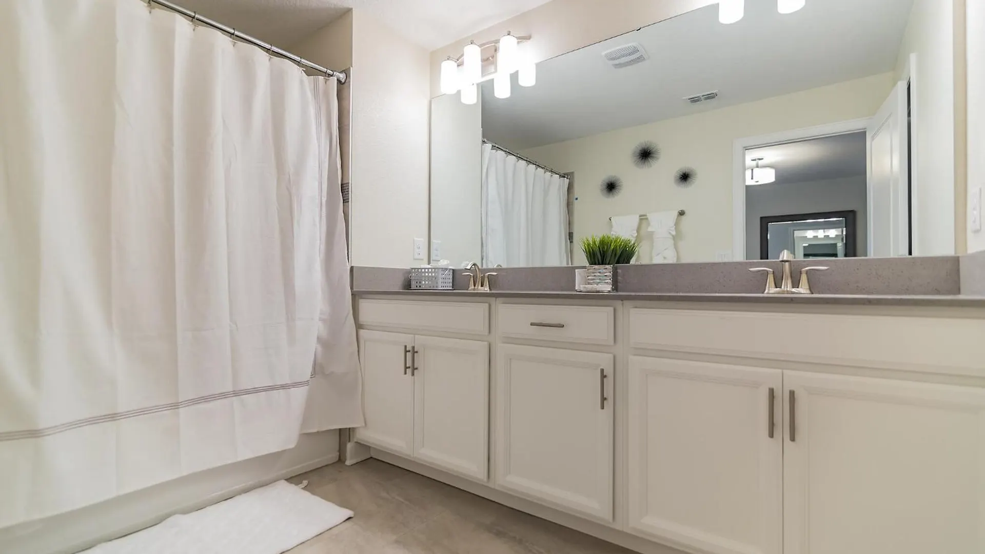 Luxury 5 Bedroom 4 Bath Private Pool 117 *