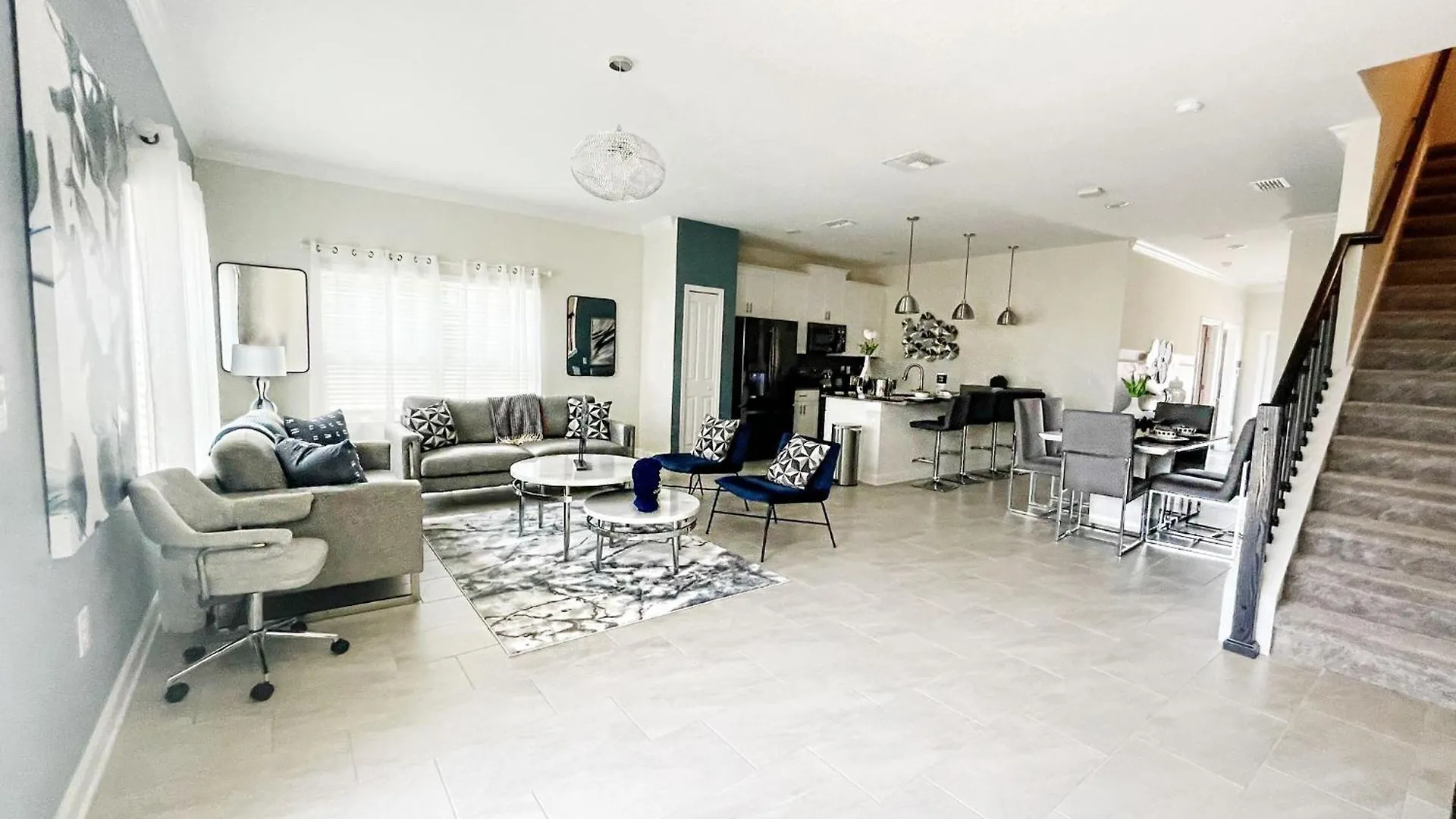 Luxury 5 Bedroom 4 Bath Private Pool 227