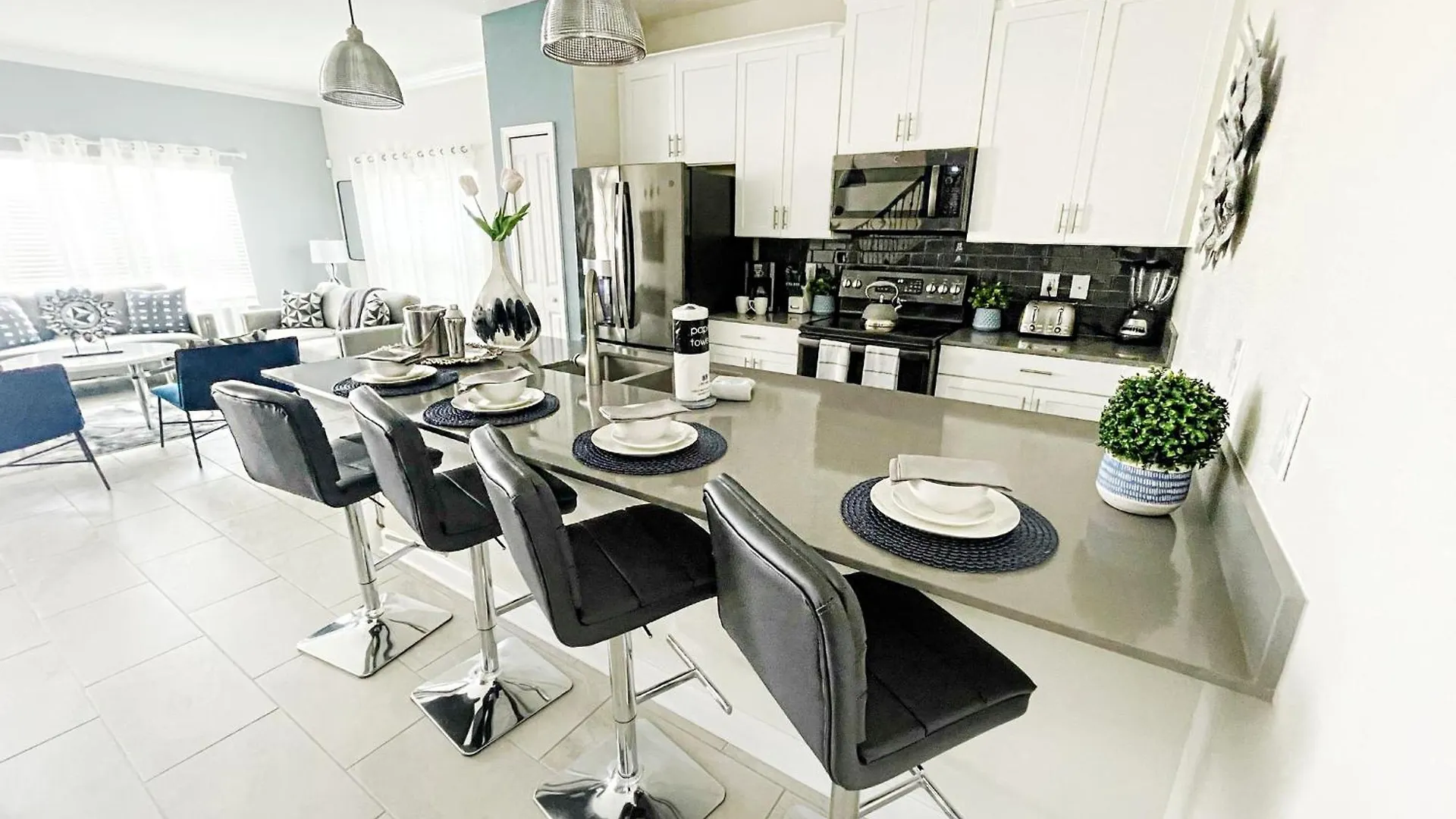 Luxury 5 Bedroom 4 Bath Private Pool 227