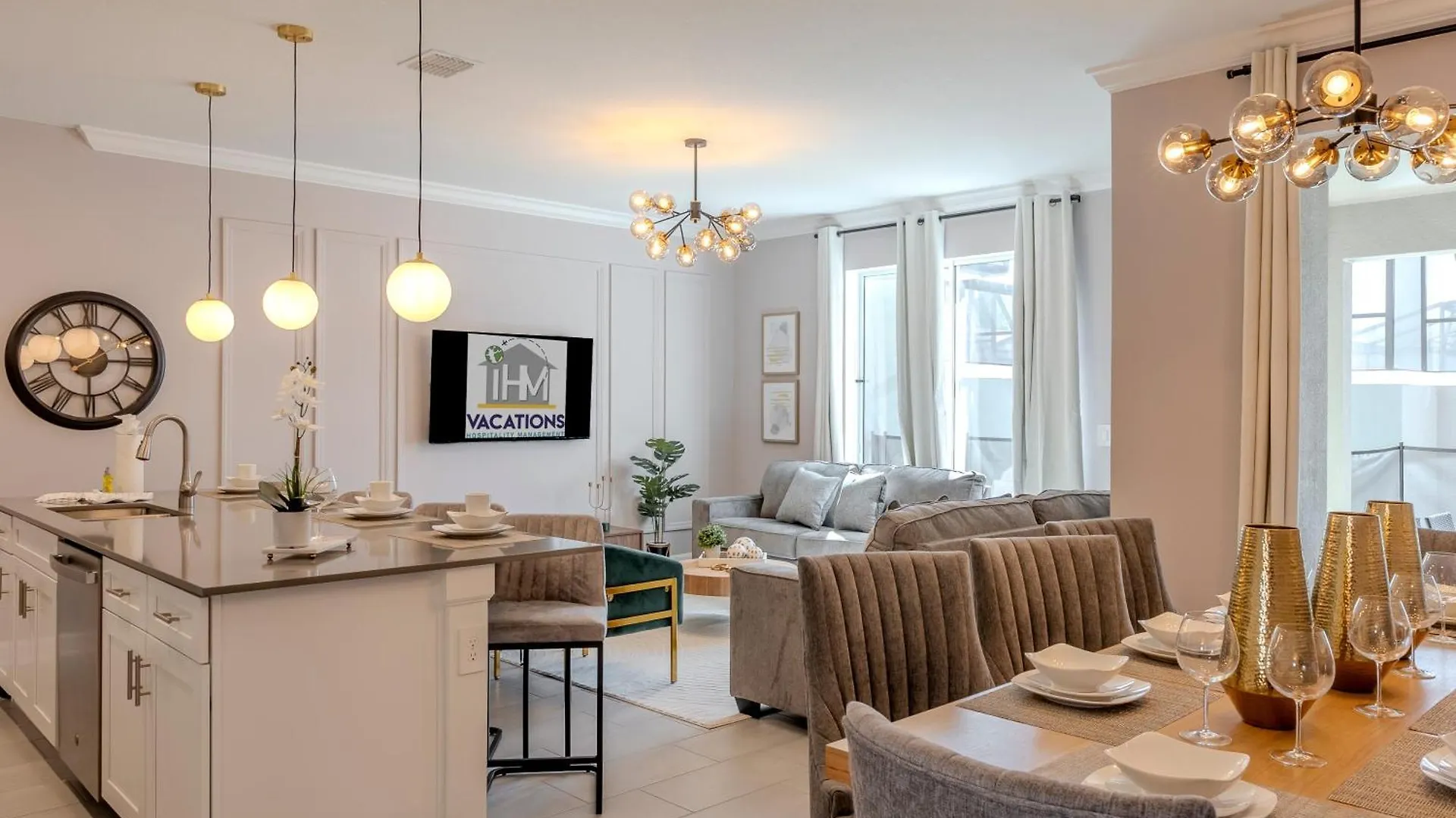 Holiday home Luxury 4 Bedroom 3 Bath Pool 345 *