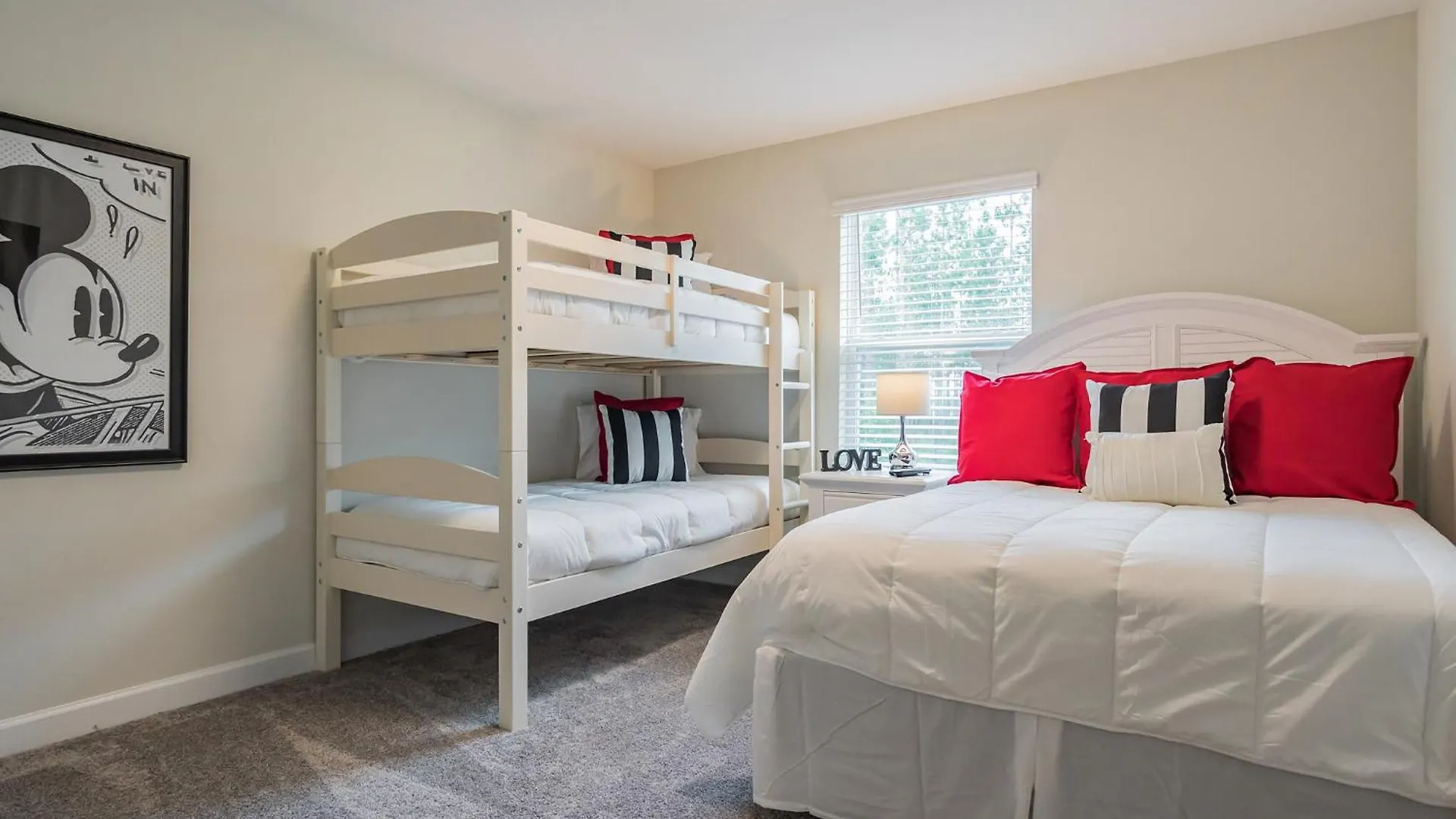 Holiday home Luxury 4 Bedroom 3 Bath Pool 136