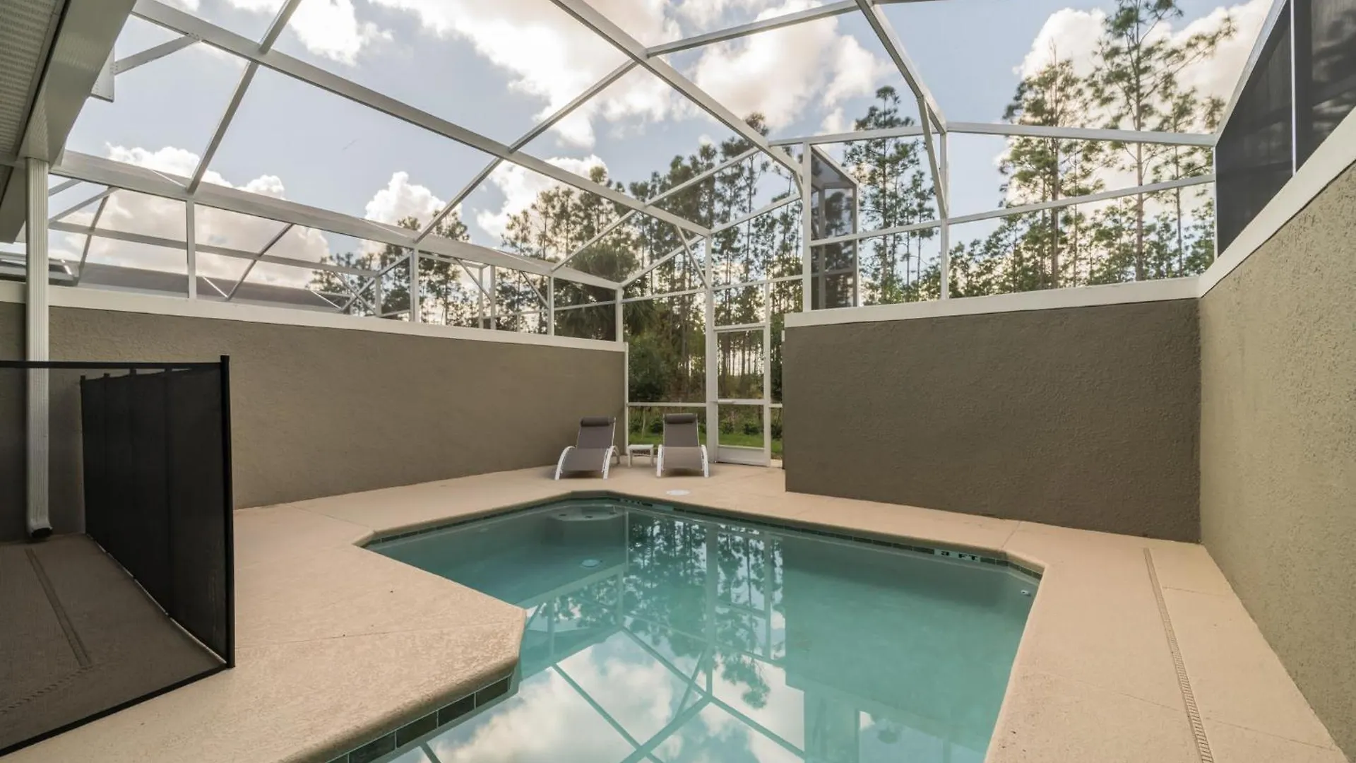 Holiday home Luxury 4 Bedroom 3 Bath Pool 153 *