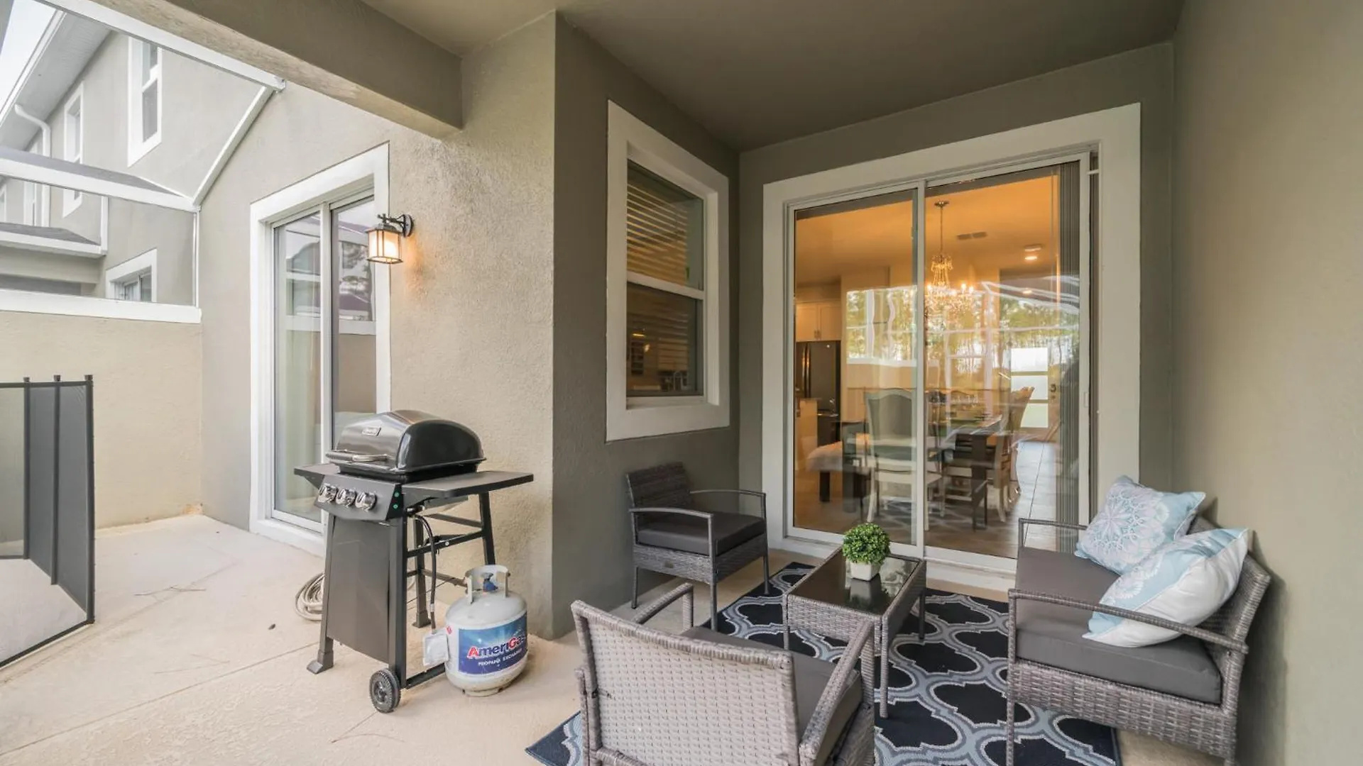 Luxury 4 Bedroom 3 Bath Pool 153 Holiday home Kissimmee