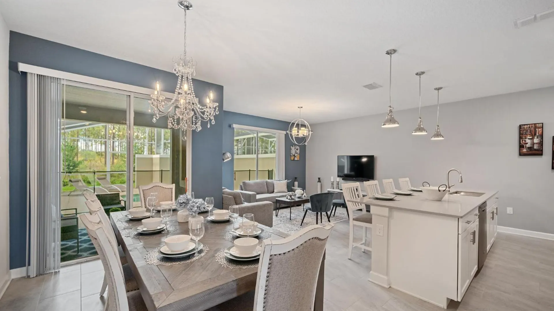 Luxury 4 Bedroom 3 Bath Pool 153 Holiday home *