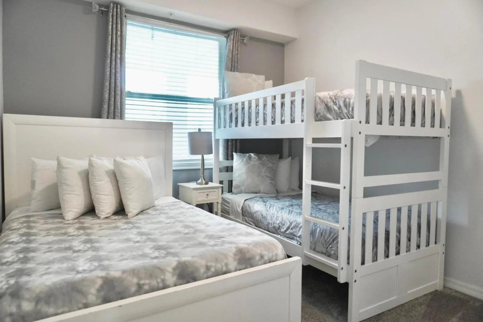 Luxury 2bd 2 Bath 245 Holiday home