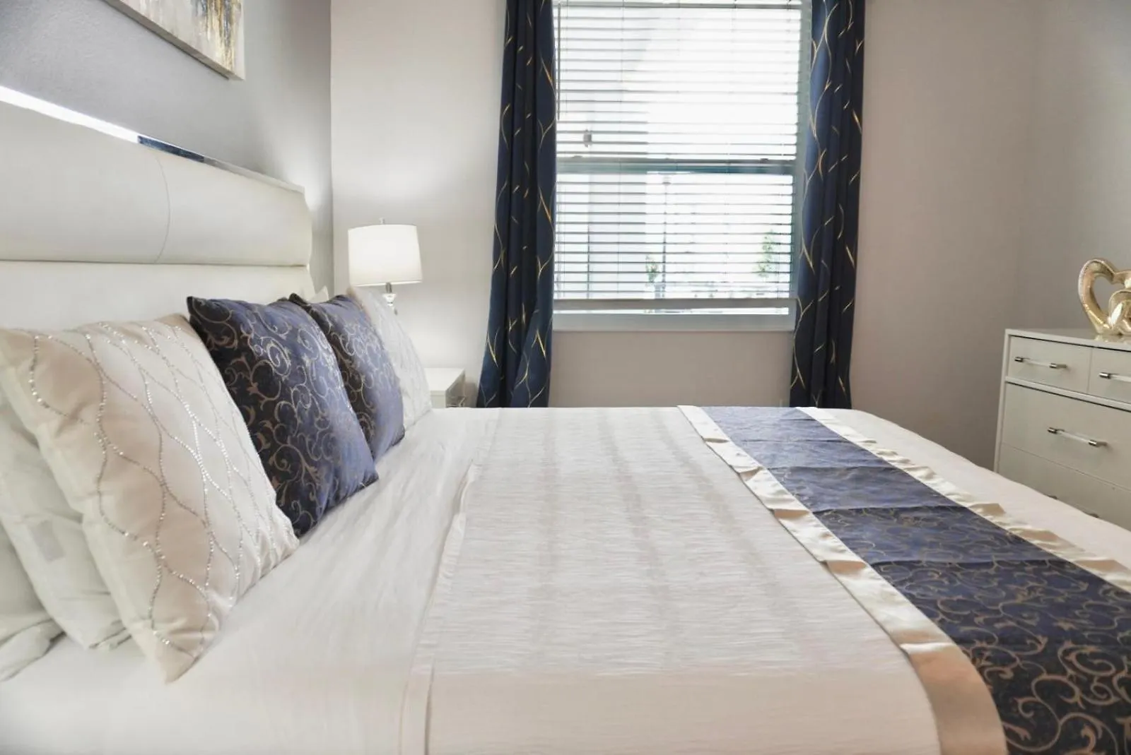 Luxury 2bd 2 Bath 245 Holiday home