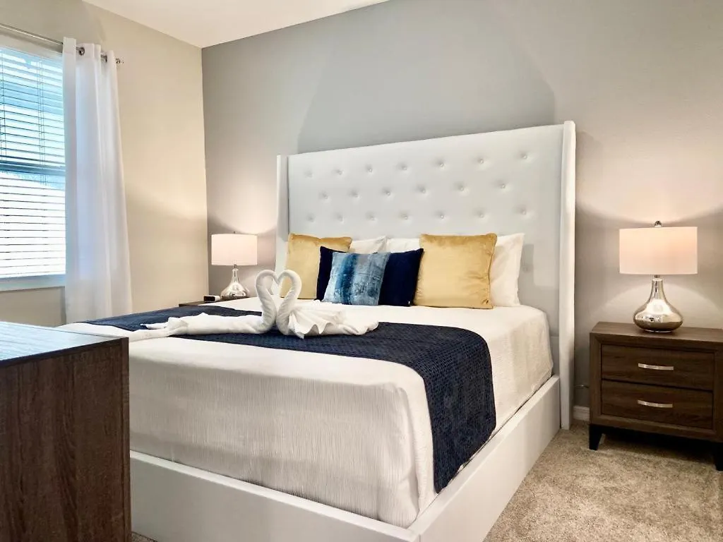 Luxury 2bd 2 Bath 250 Holiday home