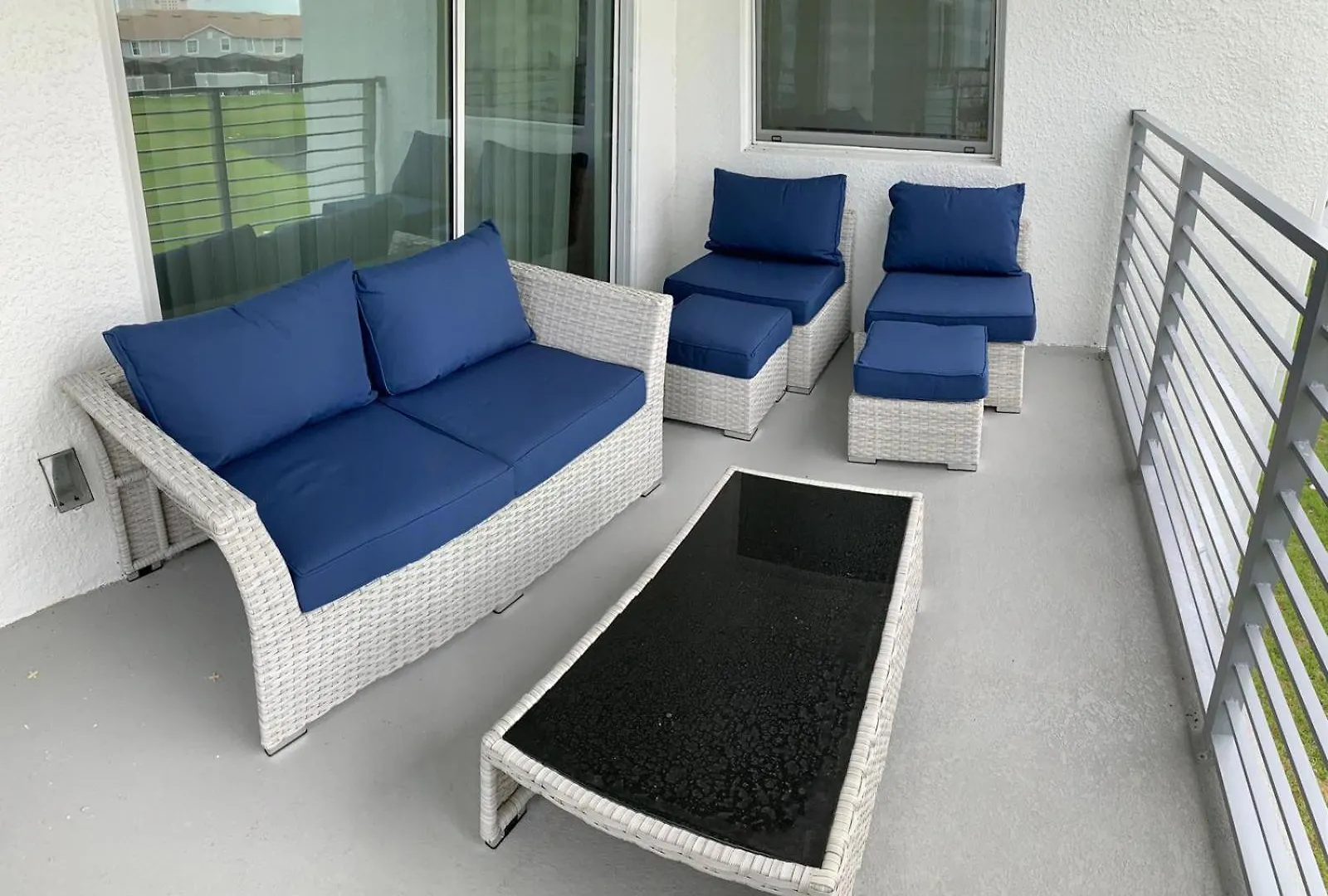 Luxury 2bd 2 Bath 154 *