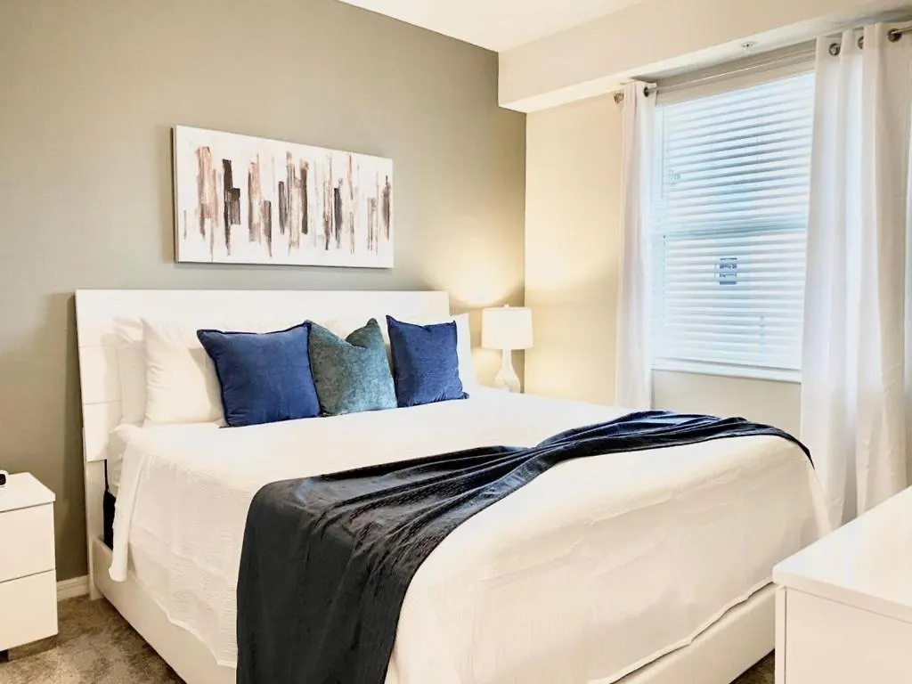 Luxury 2bd 2 Bath 216