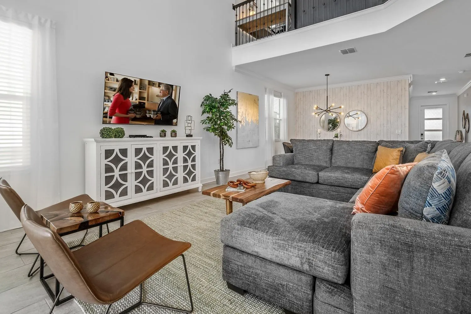 Great 5br 5 Bath Heated Pool 302