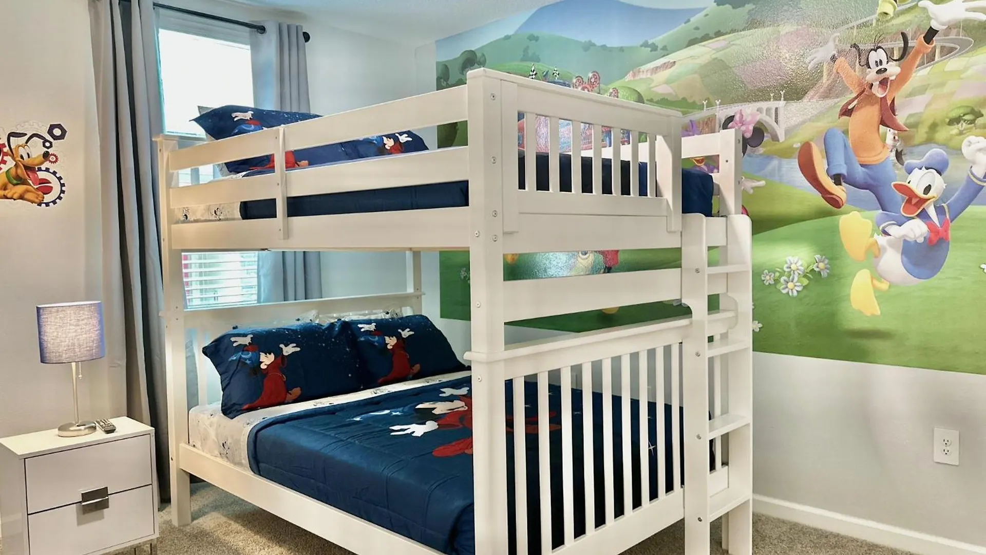 Brand New Luxury 2 Bedroom 321 Holiday home