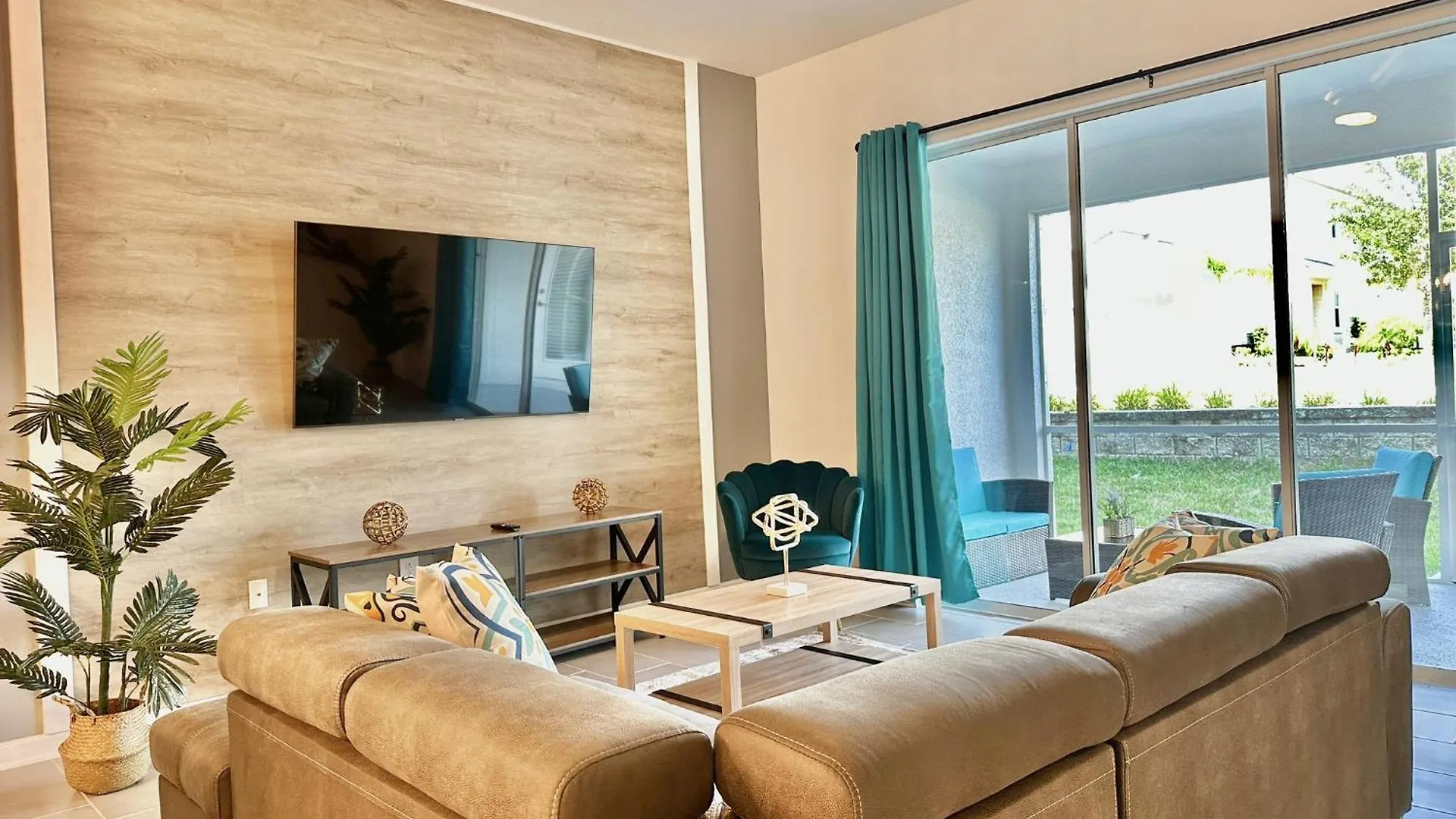 Brand New Luxury 2 Bedroom 321 Holiday home *