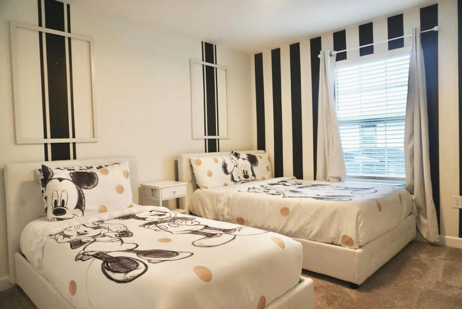 Beautiful 4bd 3bath Pool Townhome Near 36 Holiday home