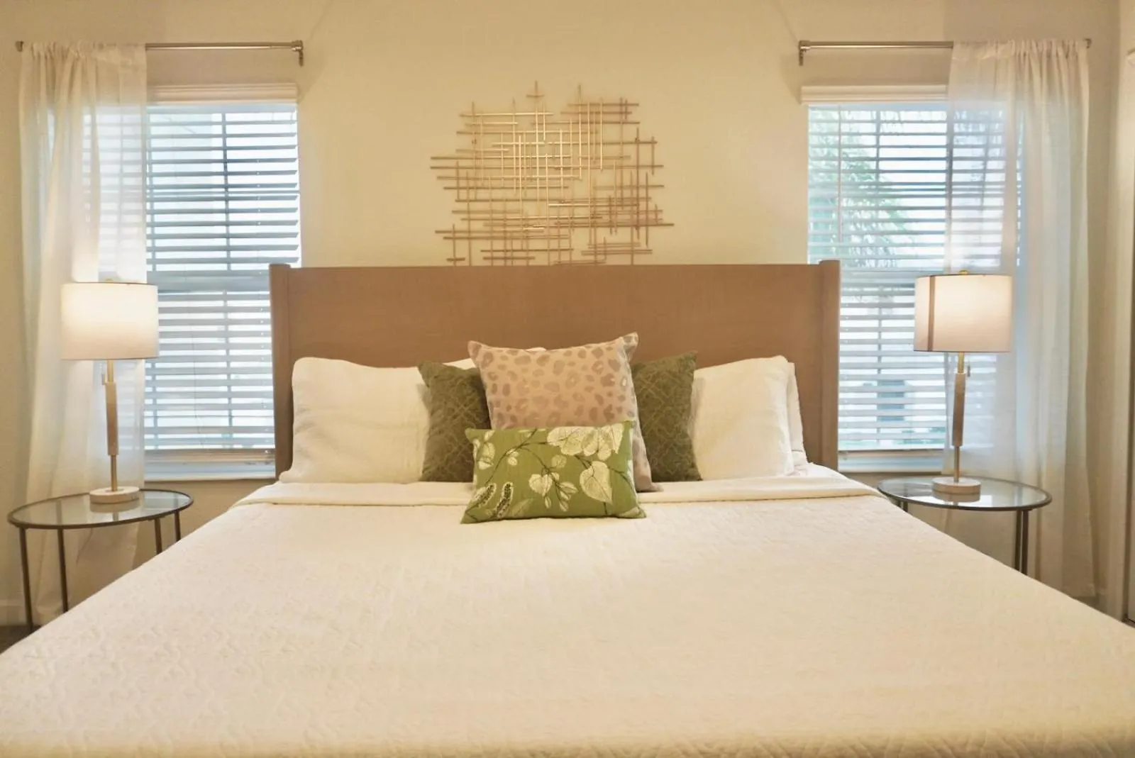 Beautiful 4bd 3bath Pool Townhome Near 36