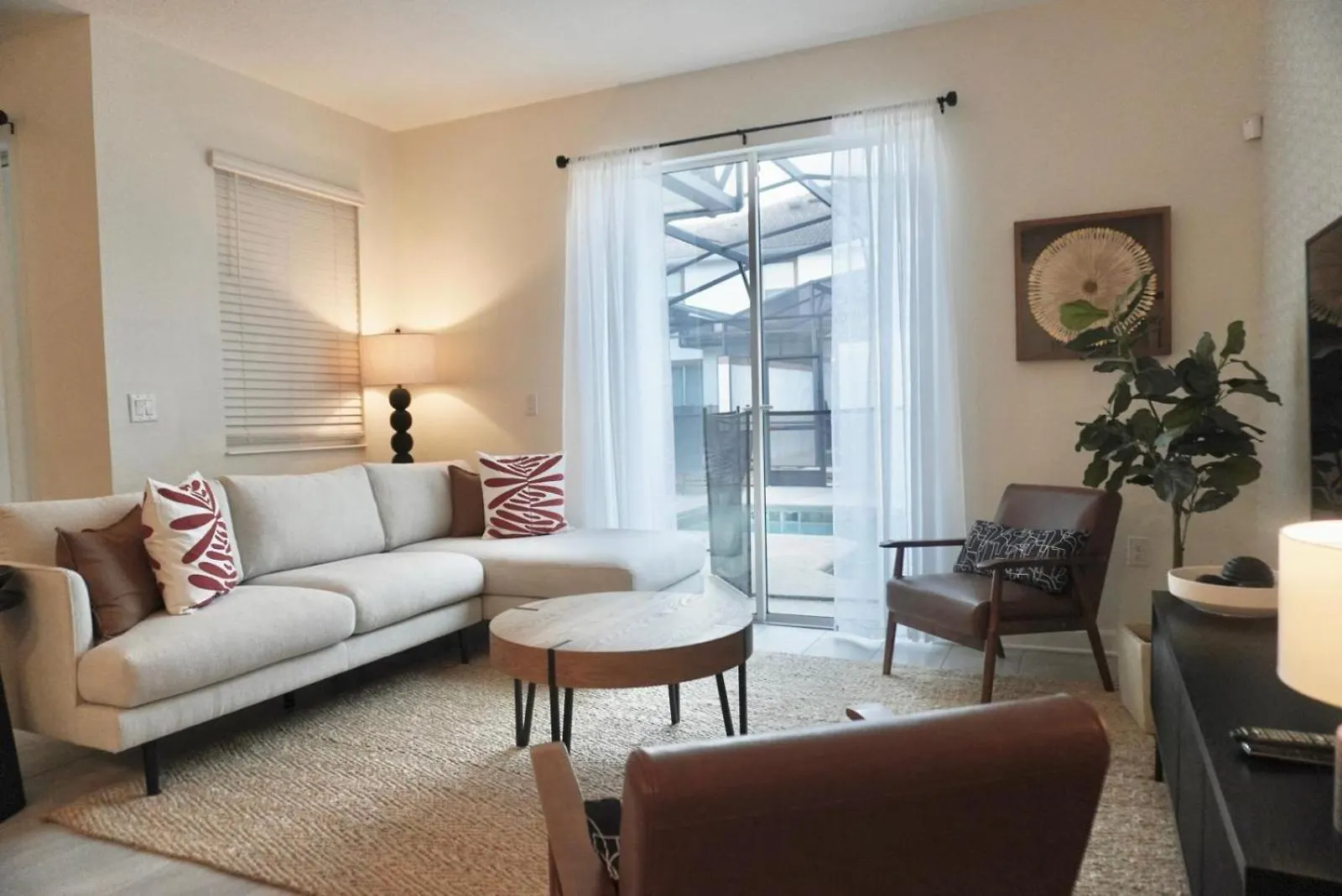 Beautiful 4bd 3bath Pool Townhome Near 36