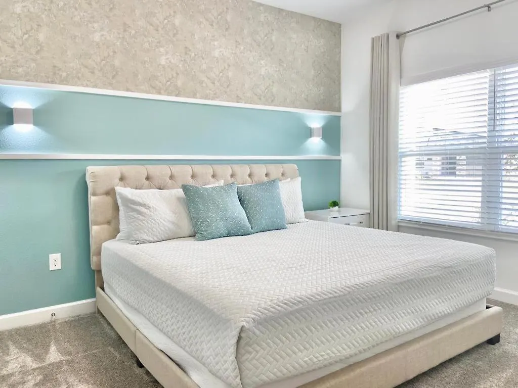 Beautiful 4 Bedroom 3 Bath Pool Townhome 280 * Kissimmee