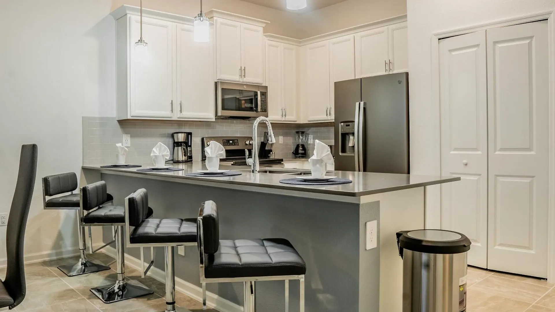 Brand New 2bd 2 Bth 300 * Kissimmee