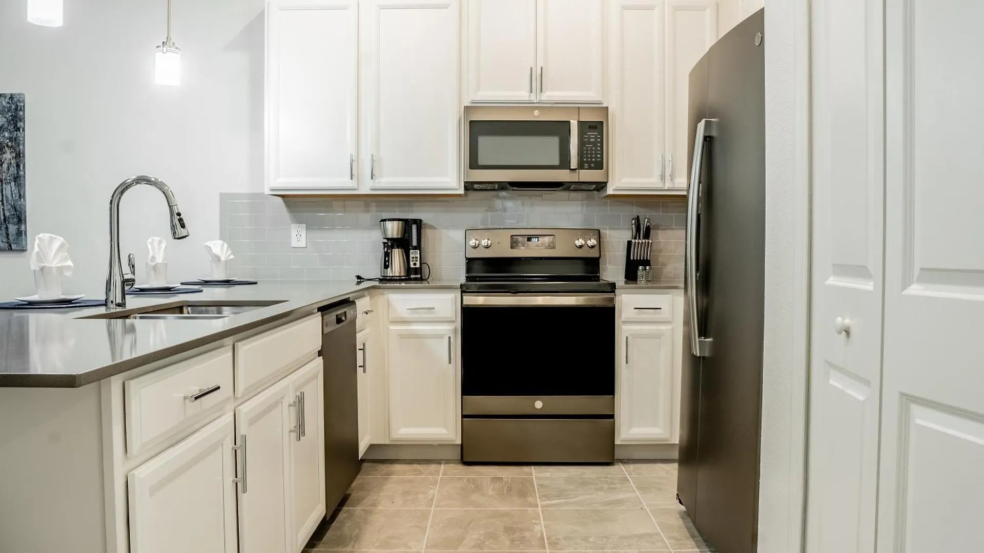 Brand New 2bd 2 Bth 300 Kissimmee