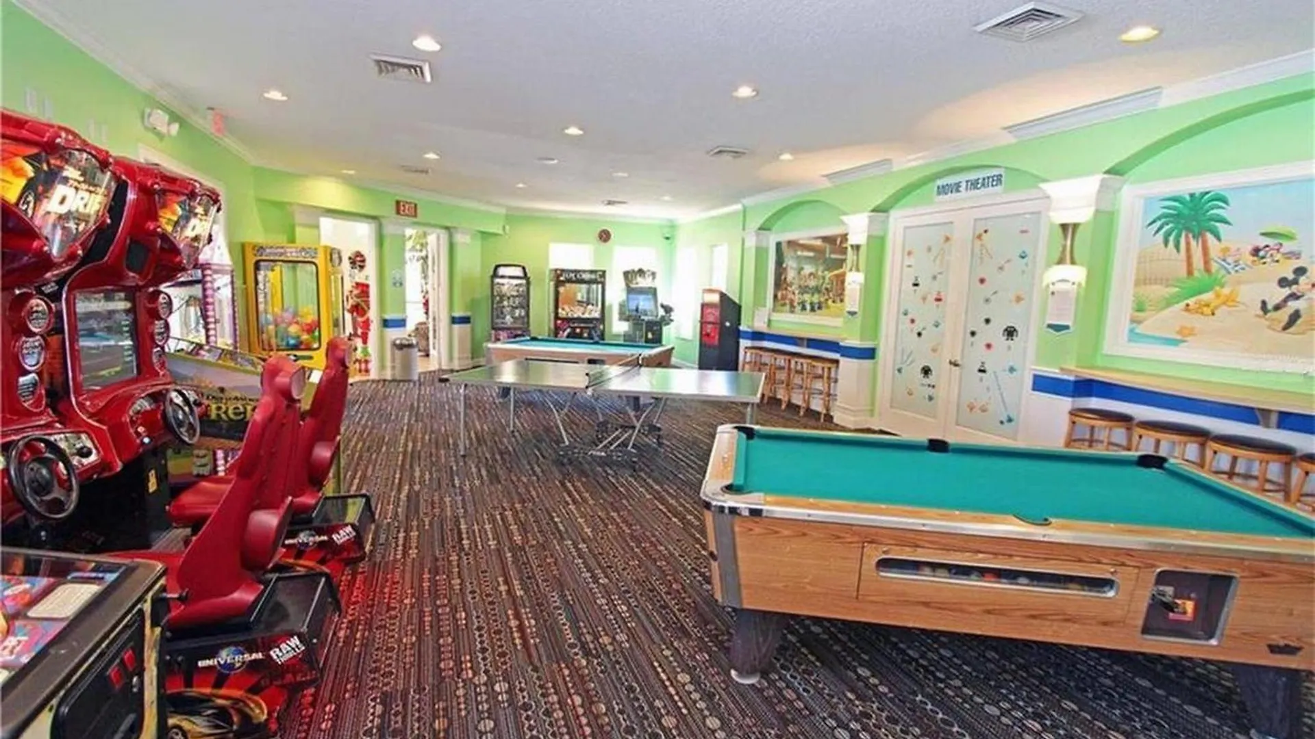 Adventureland Oasis - Near Apartment