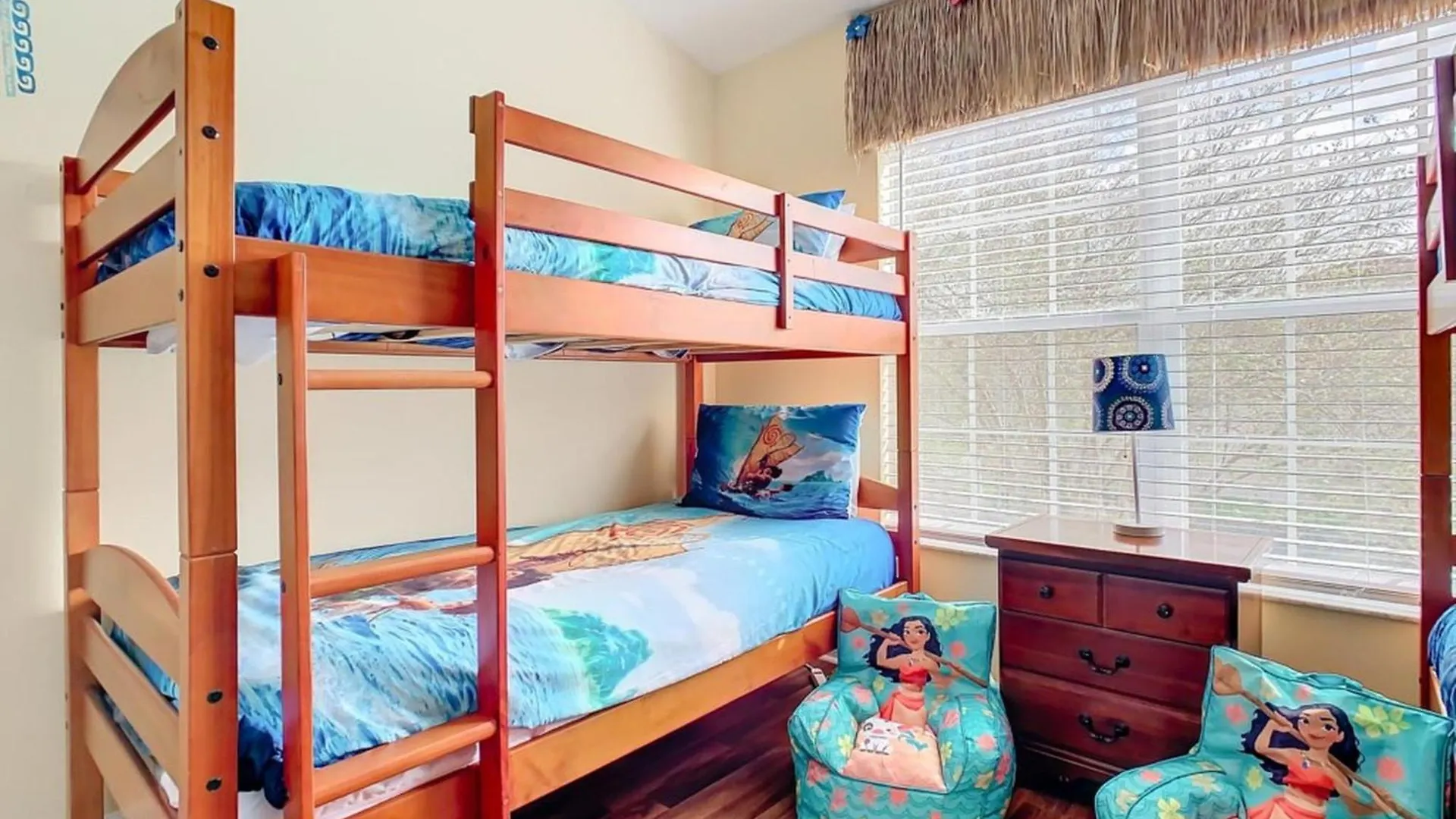 Adventureland Oasis - Near *