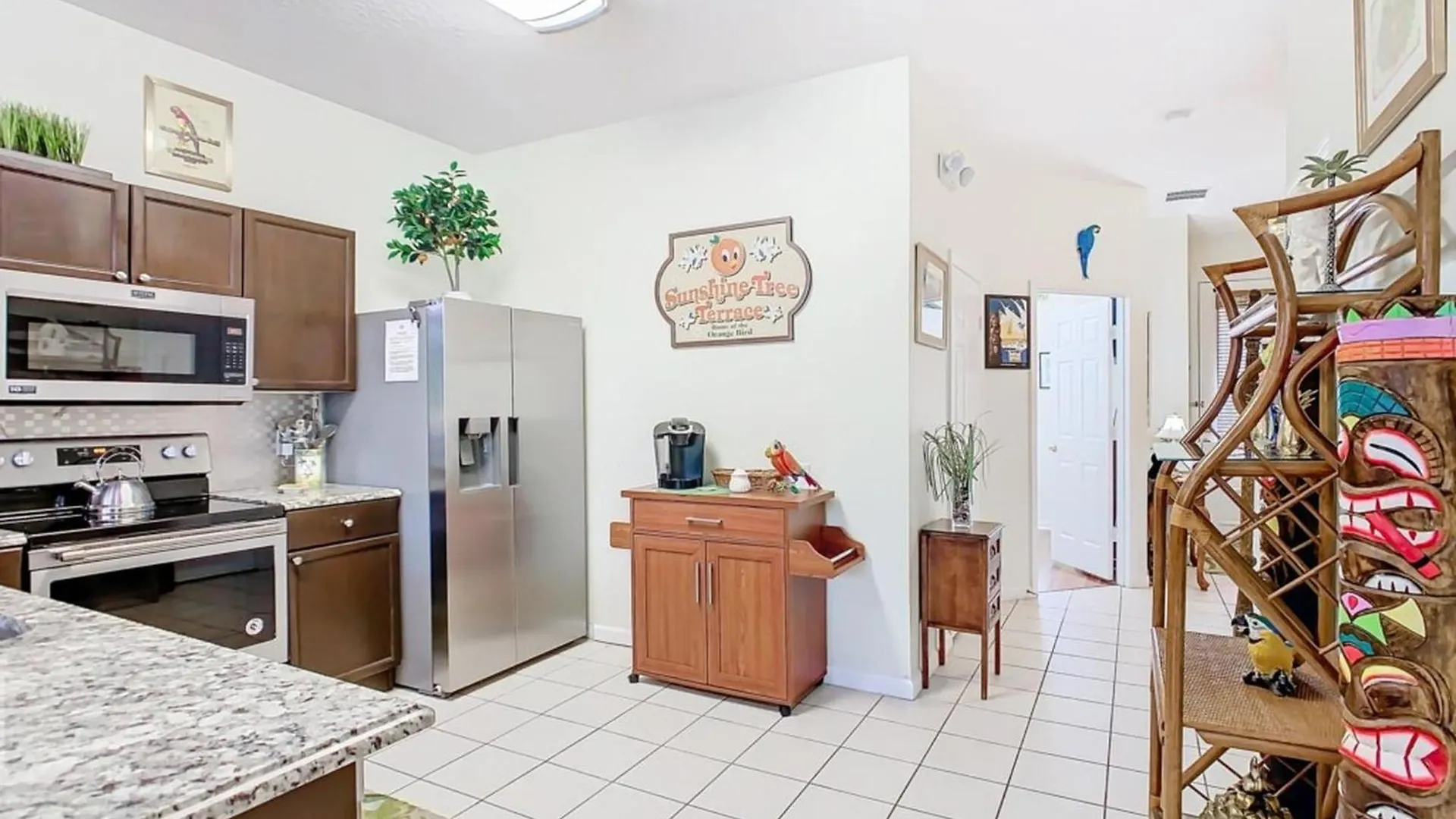 Adventureland Oasis - Near Apartment