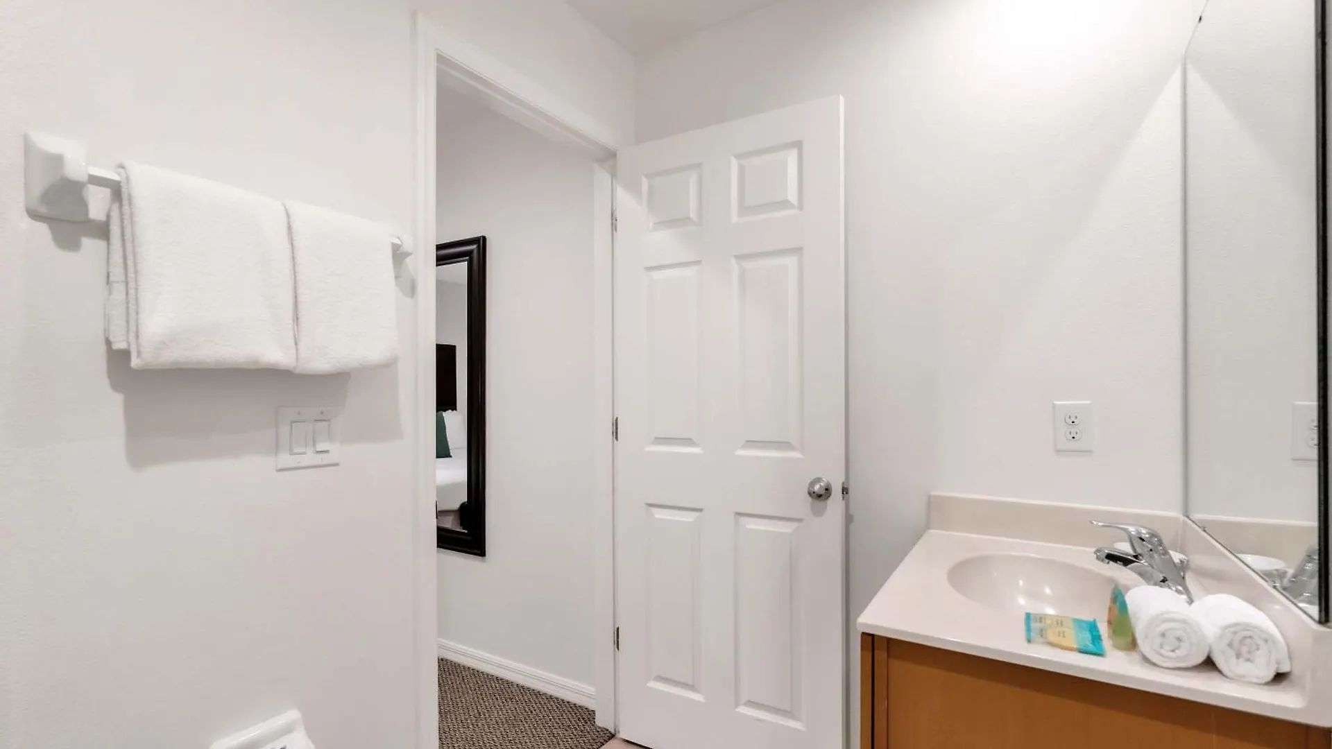 Upstay Spacious 3br W Access & Private Hot Tub Kissimmee