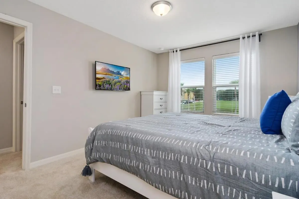 Holiday home Family Friendly Four Bedrooms 5147a