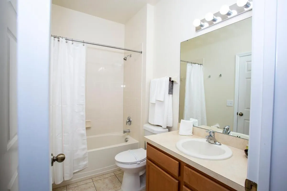 Four Bedrooms Townhouse 4563 * Kissimmee