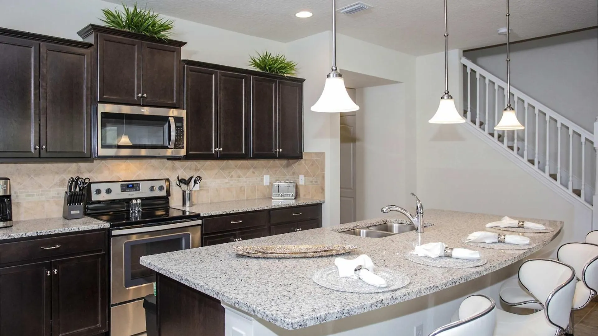 Luxury 5 Bedroom W/ Private Pool Close To 8875