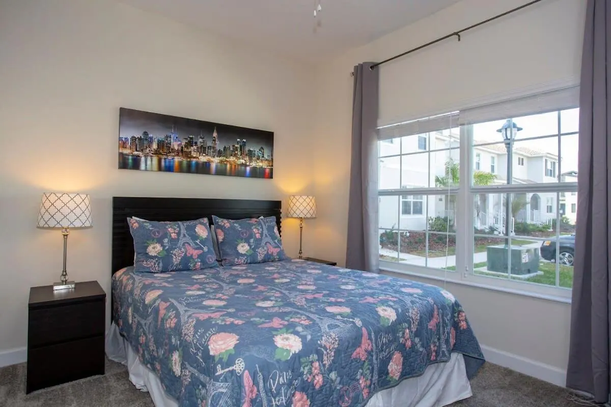 Stunning 5 Bd W/ Pool Close To 4822