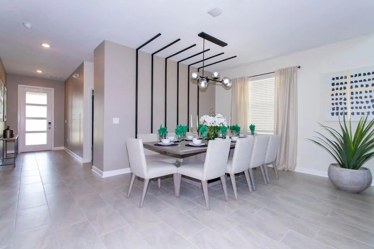 Stunning 5 Bd W/ Pool Close To @ Storey 2767 *