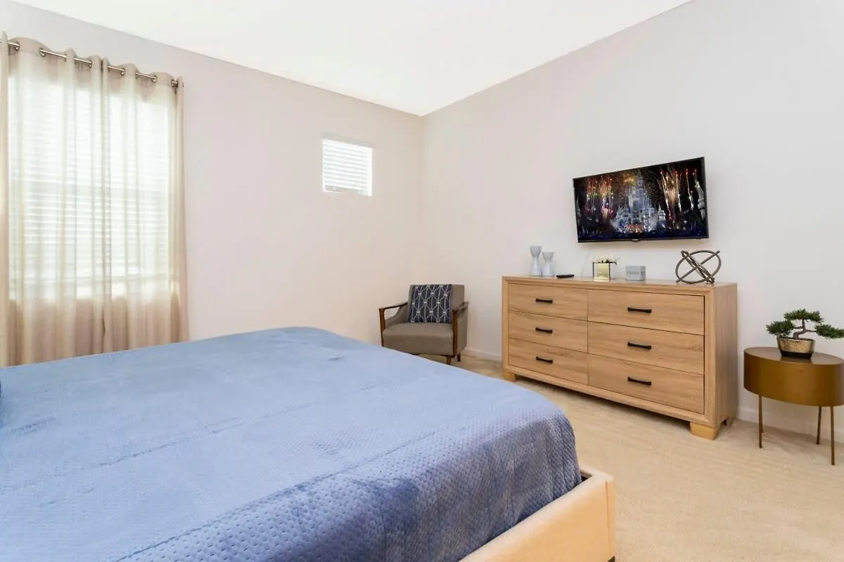 Stunning 7 Bd Close To W/ Pool @ Sonoma 2639